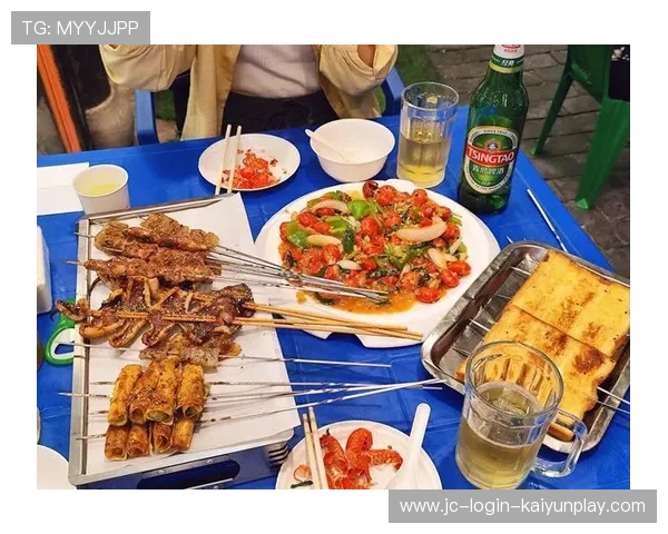 球员进球后去场边喝了一口球迷递来的啤酒，被黄牌警告“摄入酒精”